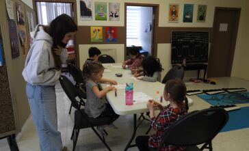Cet atelier permet &#224; l&#39;enfant d’acqu&#233;rir des notions musicales de base, de m&#234;me qu’une certaine discipline n&#233;cessaire &#224; l&#39;apprentissage d&#39;un instrument. 